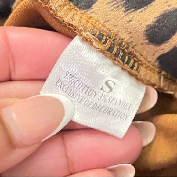 Girl’s Leopard Print Faux Suede Button Front Mini Skirt Small - Picture 8 of 11